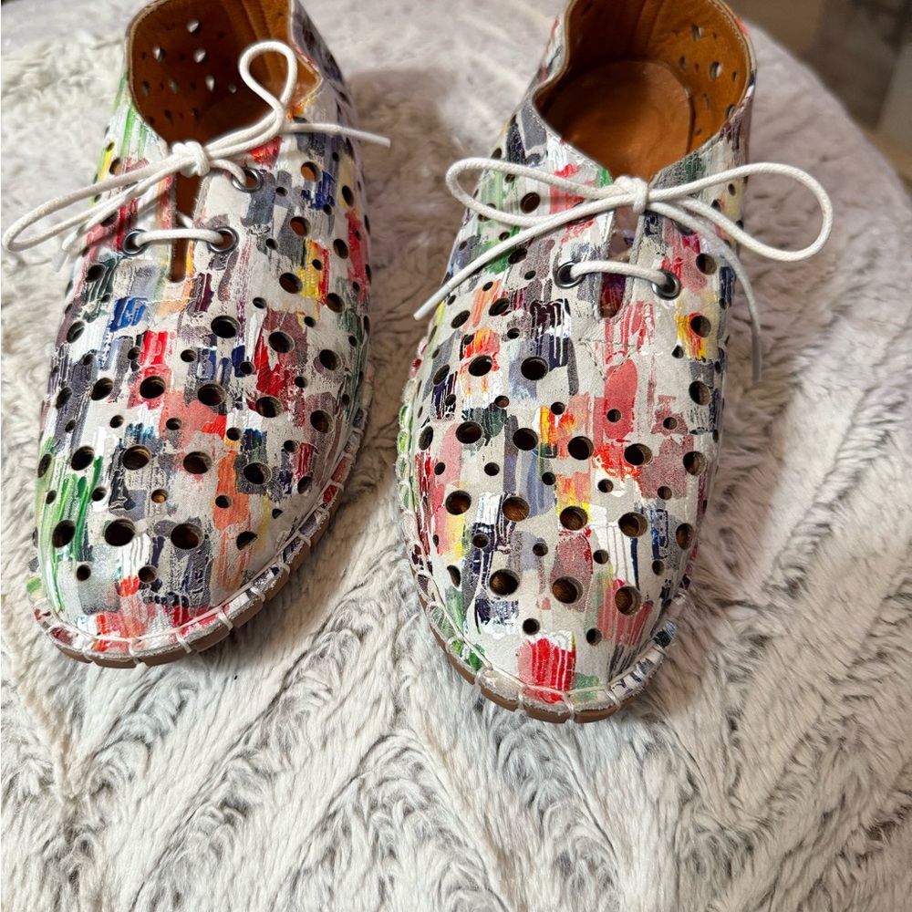 Recco leather  Multicolor Perforated Sneakers. Size 36/6. New.  From Europe